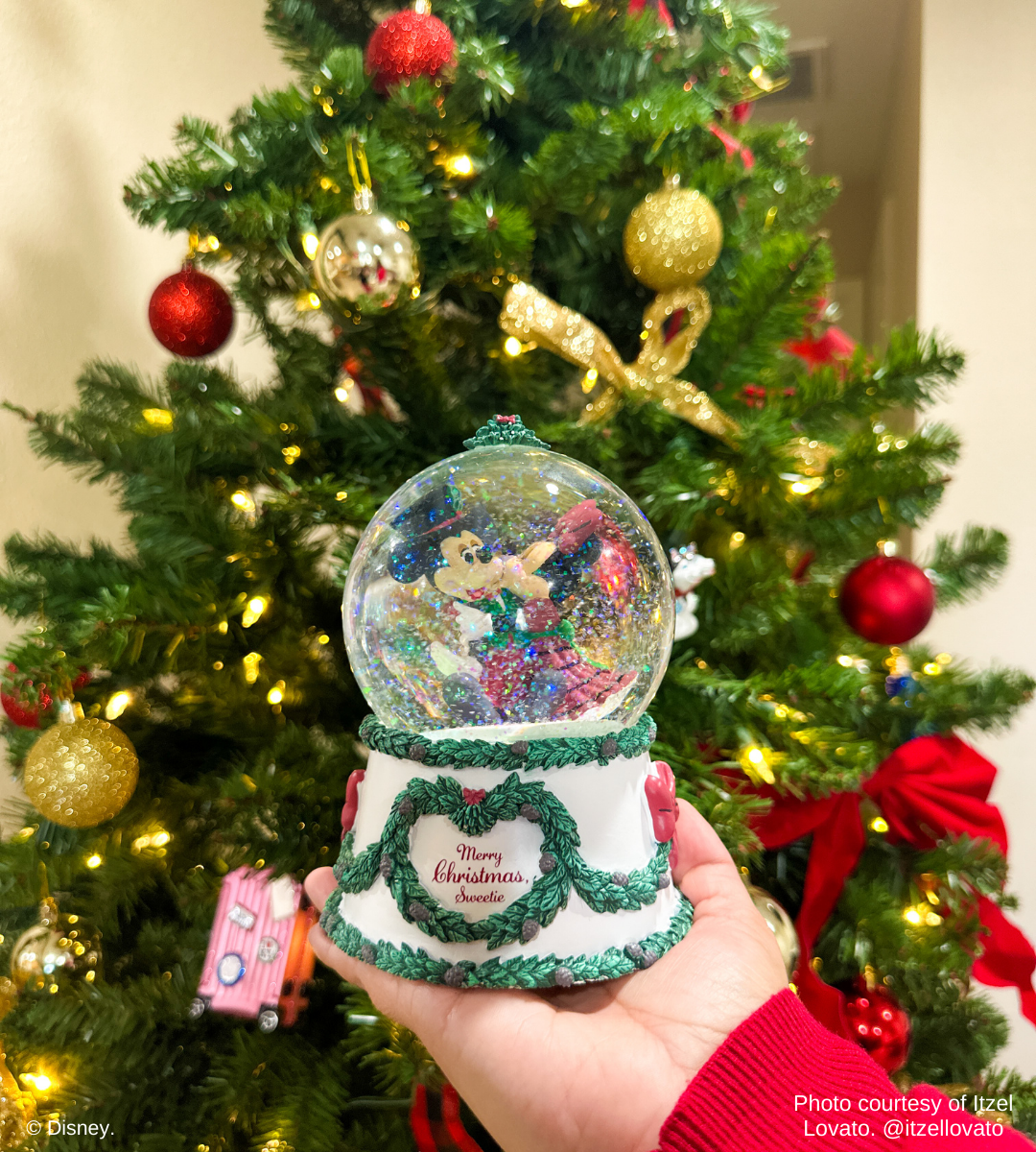 Merry Christmas. Sweetie Disney Mickey Mouse and Minnie Mouse Musical Snow Globe - Image 7